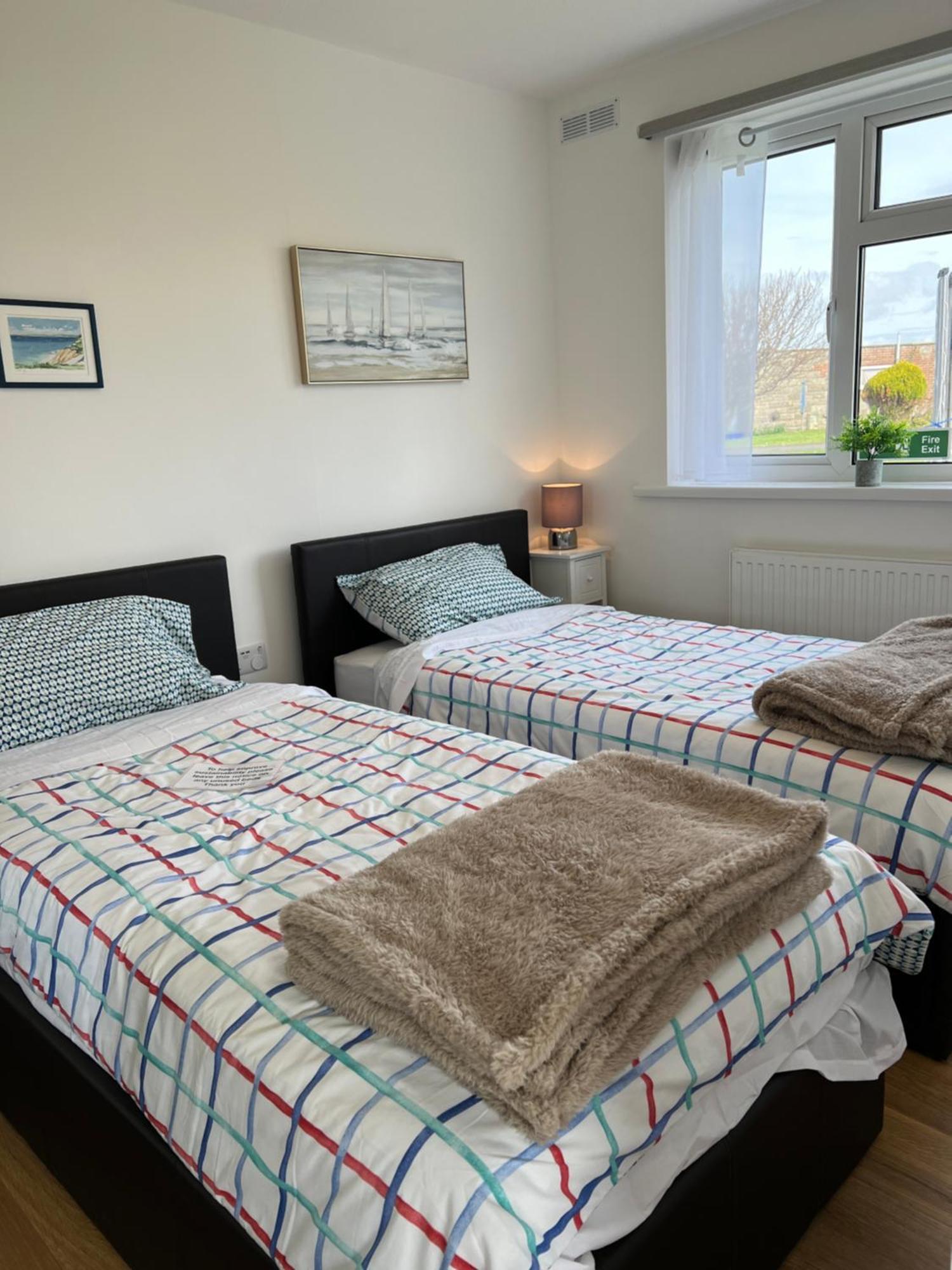 Chine Cottage Self-Catering Coastal Bungalow In Rural West Wight Freshwater Dış mekan fotoğraf